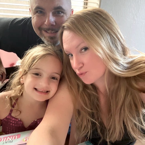 Meet your posher, Erica - Picture 1 of 1